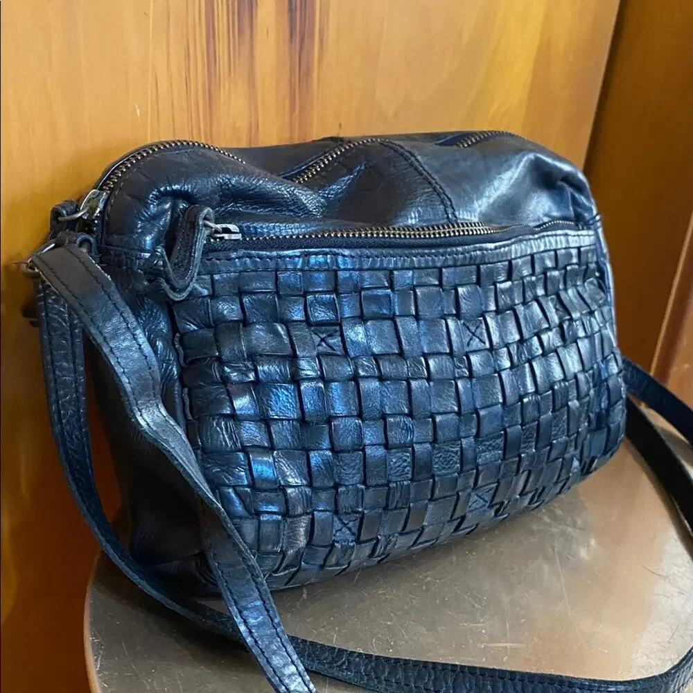 Rugged Hide Australia 100% Black Leather Bag Woven 11”x6”x4” w/ 16” Drop